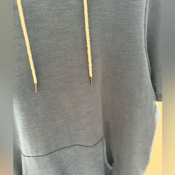 Men short sleeve hooded shirt XL - Picture 2 of 4